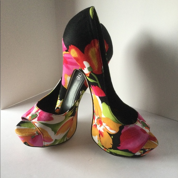 Aldo Shoes - Aldo size 37 platform heels floral genuine leather
